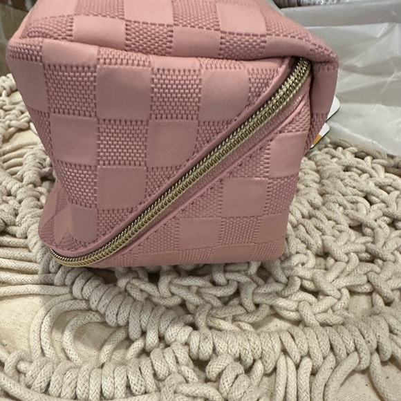 Pink Checkered Women's makeup/ toiletry Bag - Picture 10 of 13